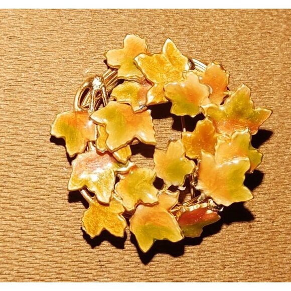 Vintage Yellow Enamel Autumn Leaf Wreath Pin Brooch Gold-Tone Metal - Picture 1 of 3